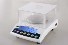 Laboratorní váha G&G E150Y-3 | 150g x 0.005g